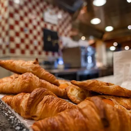 Restaurant Suedrast Dreilaendereck 호텔 아르놀드슈타인